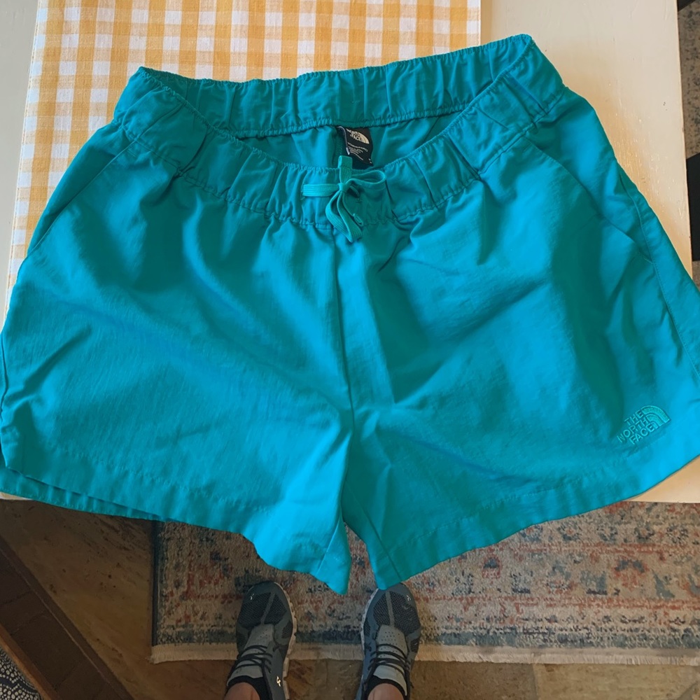 Medium north face shorts